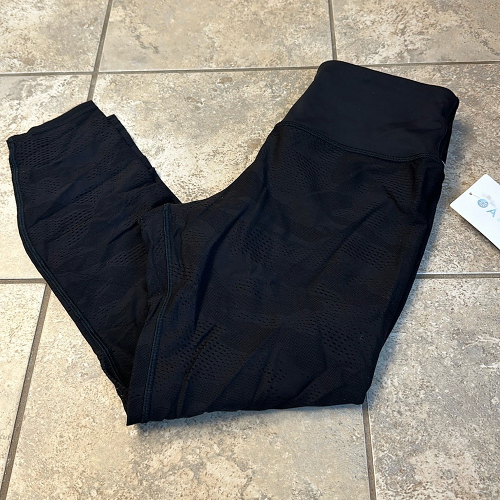Athleta phenom camo 7/8 tight black new size medium